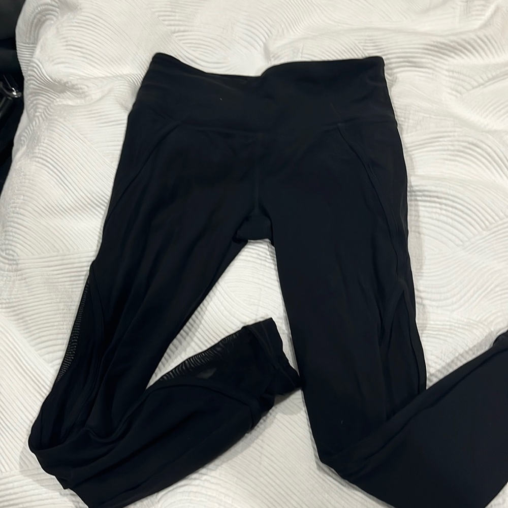 Barely worn Athleta Sun salutation leggings
